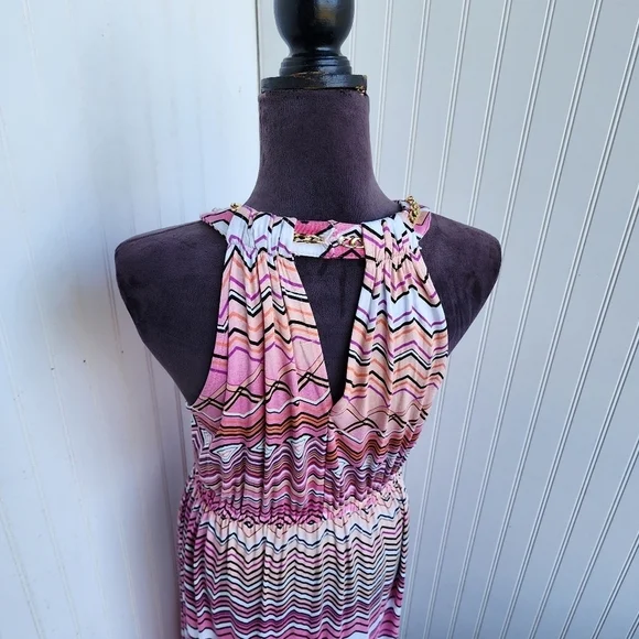 Jennifer Lopez Pink and White High Low Sundress with Sleeveless Halter Neck - Picture 4 of 16